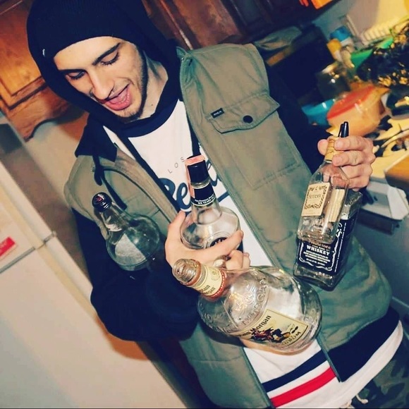 Meet your Posher, Koz - Picture 1 of 1